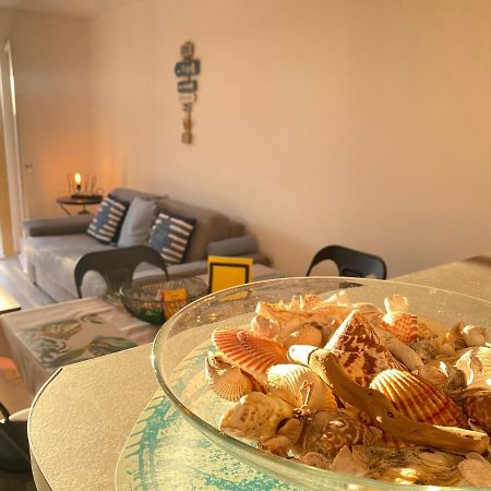 Somptueux Appartement Renove En Bord De Mer Сикс-Фор-ле-Плаж Екстериор снимка