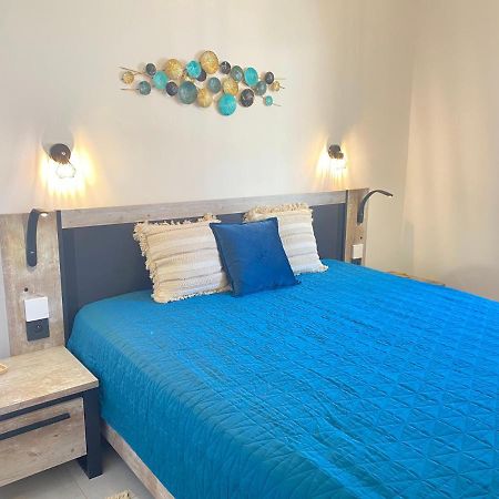 Somptueux Appartement Renove En Bord De Mer Сикс-Фор-ле-Плаж Екстериор снимка