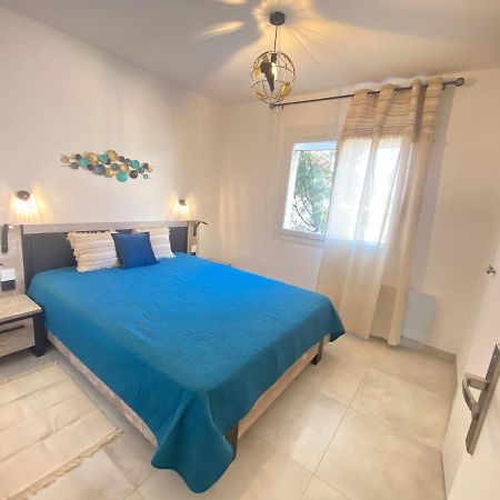 Somptueux Appartement Renove En Bord De Mer Сикс-Фор-ле-Плаж Екстериор снимка