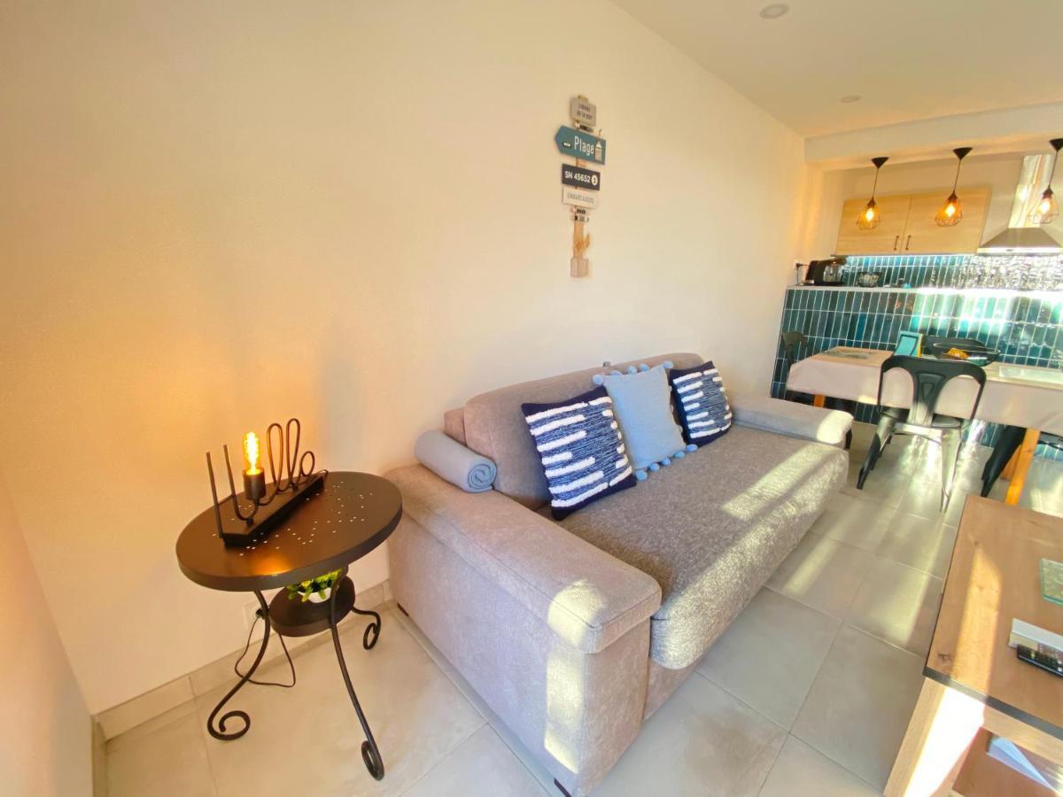 Somptueux Appartement Renove En Bord De Mer Сикс-Фор-ле-Плаж Екстериор снимка