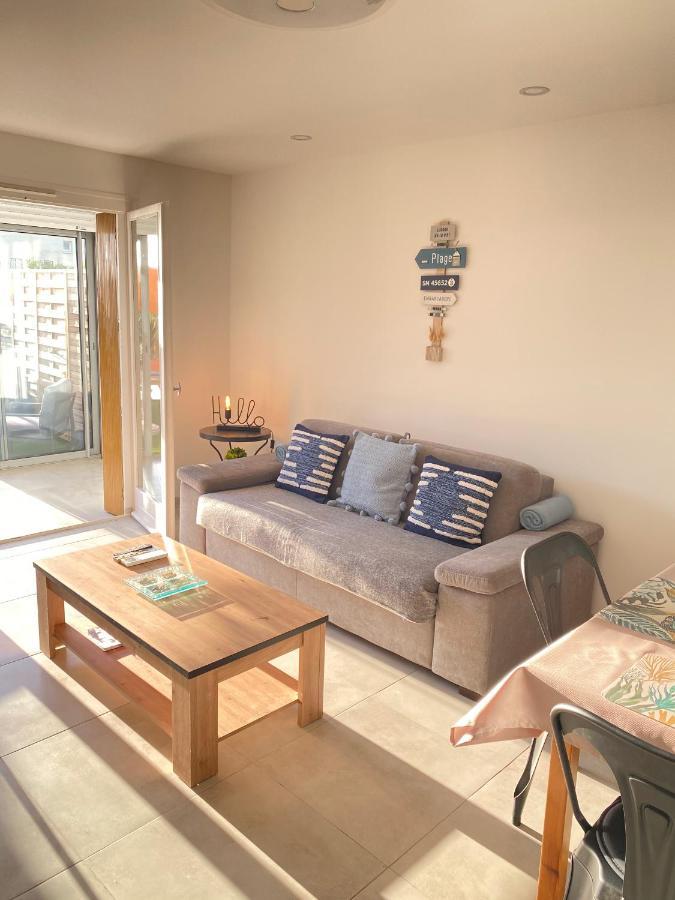 Somptueux Appartement Renove En Bord De Mer Сикс-Фор-ле-Плаж Екстериор снимка