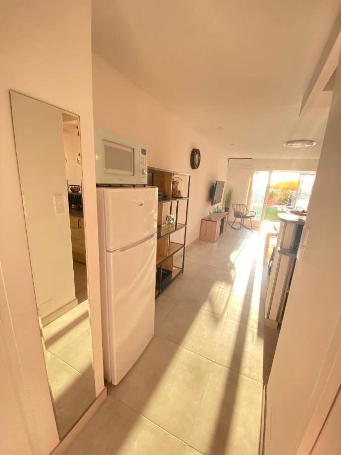 Somptueux Appartement Renove En Bord De Mer Сикс-Фор-ле-Плаж Екстериор снимка