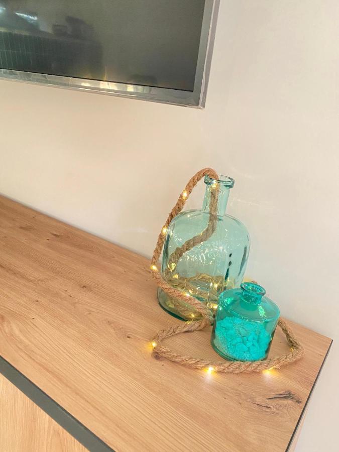 Somptueux Appartement Renove En Bord De Mer Сикс-Фор-ле-Плаж Екстериор снимка