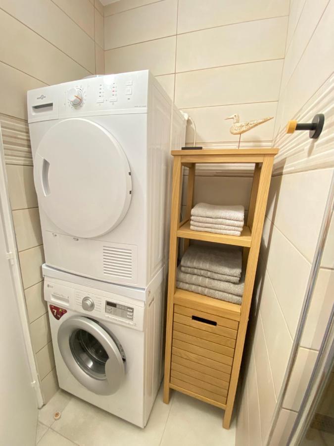 Somptueux Appartement Renove En Bord De Mer Сикс-Фор-ле-Плаж Екстериор снимка