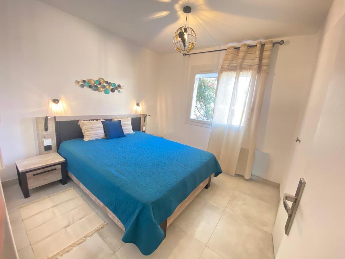 Somptueux Appartement Renove En Bord De Mer Сикс-Фор-ле-Плаж Екстериор снимка