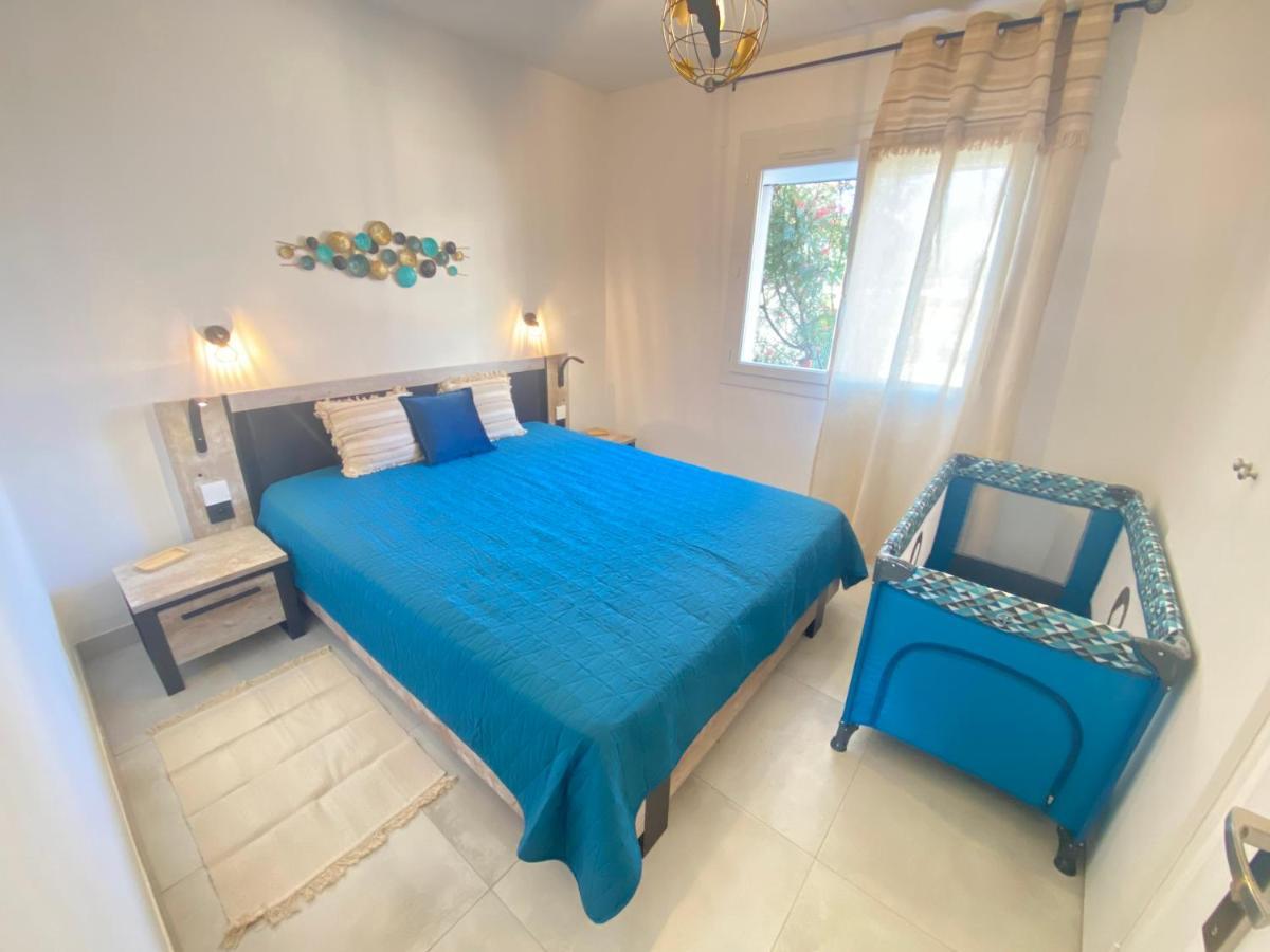 Somptueux Appartement Renove En Bord De Mer Сикс-Фор-ле-Плаж Екстериор снимка